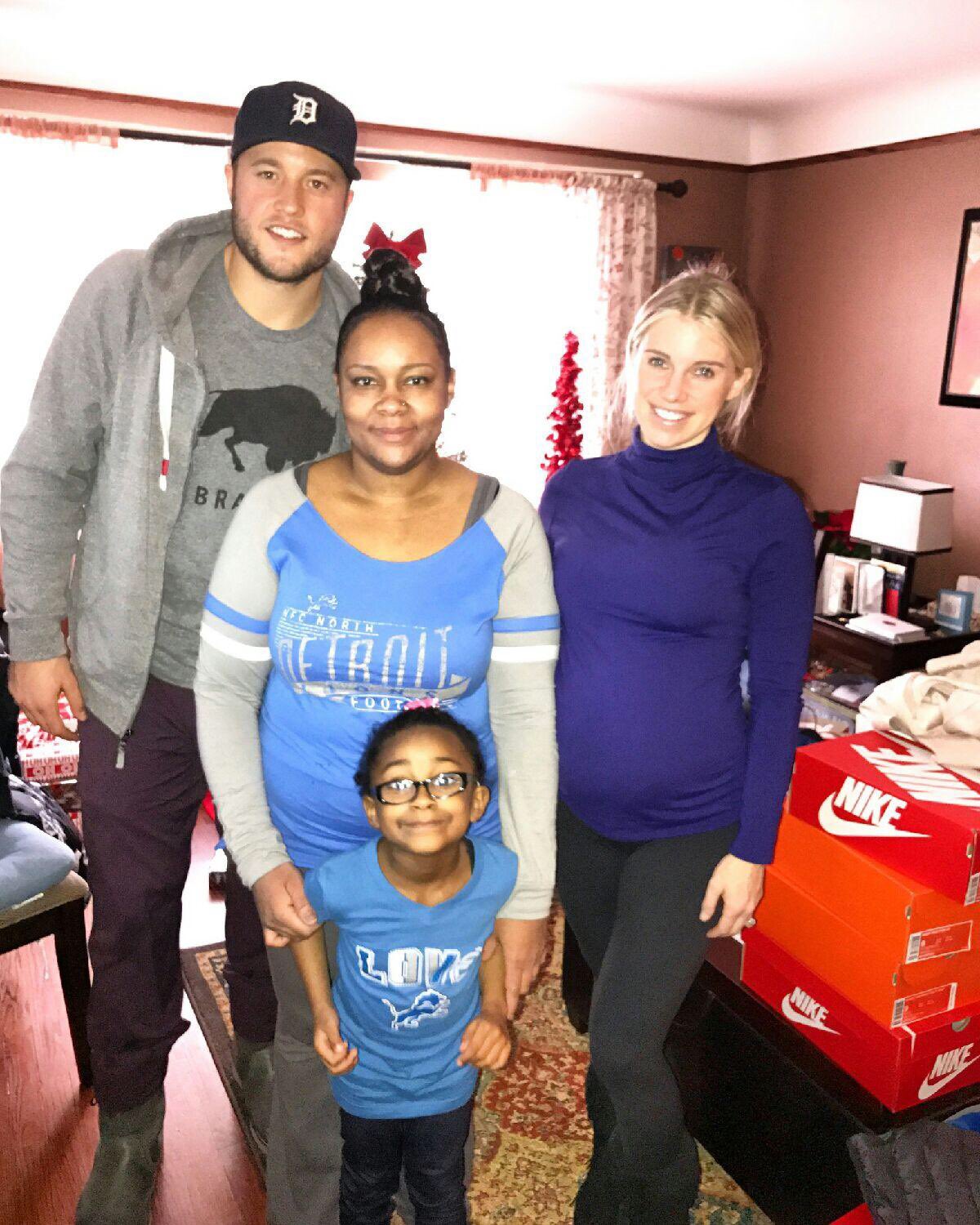 Quarterback Matthew Stafford “Adopts” Family of Slain Officer for the Holidays | Law Officer Quarterback Matthew Stafford “Adopts” Family of Slain Officer for the Holidays | Law Officer