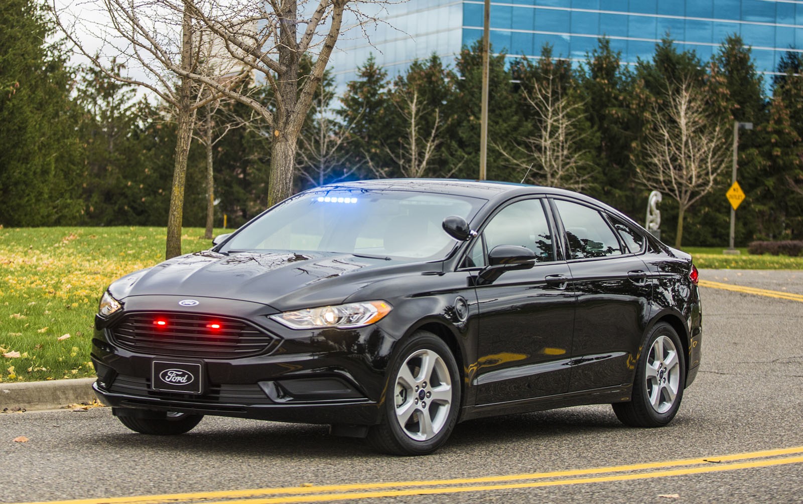 7.6-kilowatt-hour lithium-ion battery propels new police Special Service Plug-In Hybrid Sedan up to 21 miles on a charge and up to 85 mph on battery power alone; new offering brings the added flexibility of a full hybrid-electric powertrain with a range surpassing 500 miles
