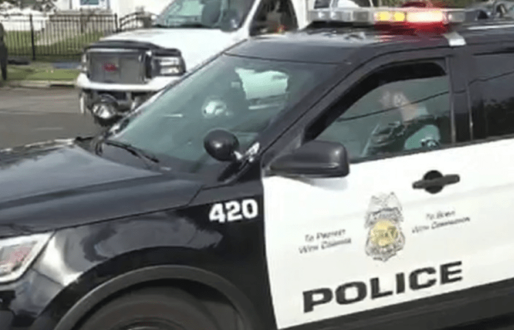 Minneapolis cuts police budget