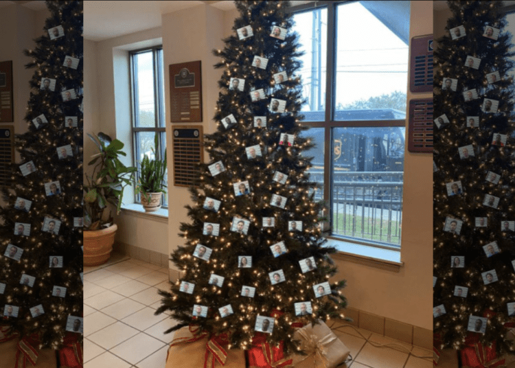 Thugshots Christmas tree