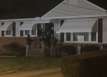 FBI conducting search. Source: @WKYCAndrewH
