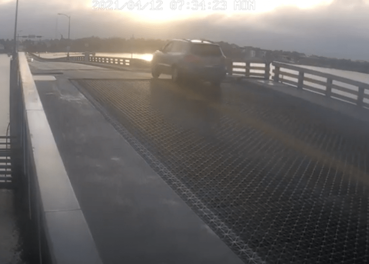 Video Car jumps Florida drawbridge Law Officer