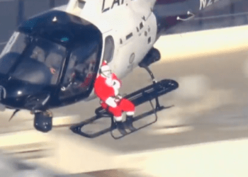 Santa catches ride