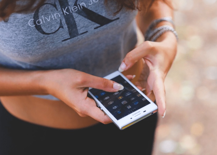 14-year-old girl downloads app