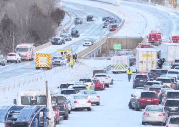 massive 150 car pileup