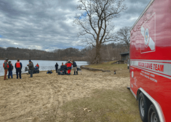 Connecticut suspect dies